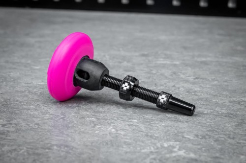 Uchwyt do urządzenia ślędzącego Airtag Muc-Off Tubeless Secure Tag Mount 2x 44mm Valves - Black